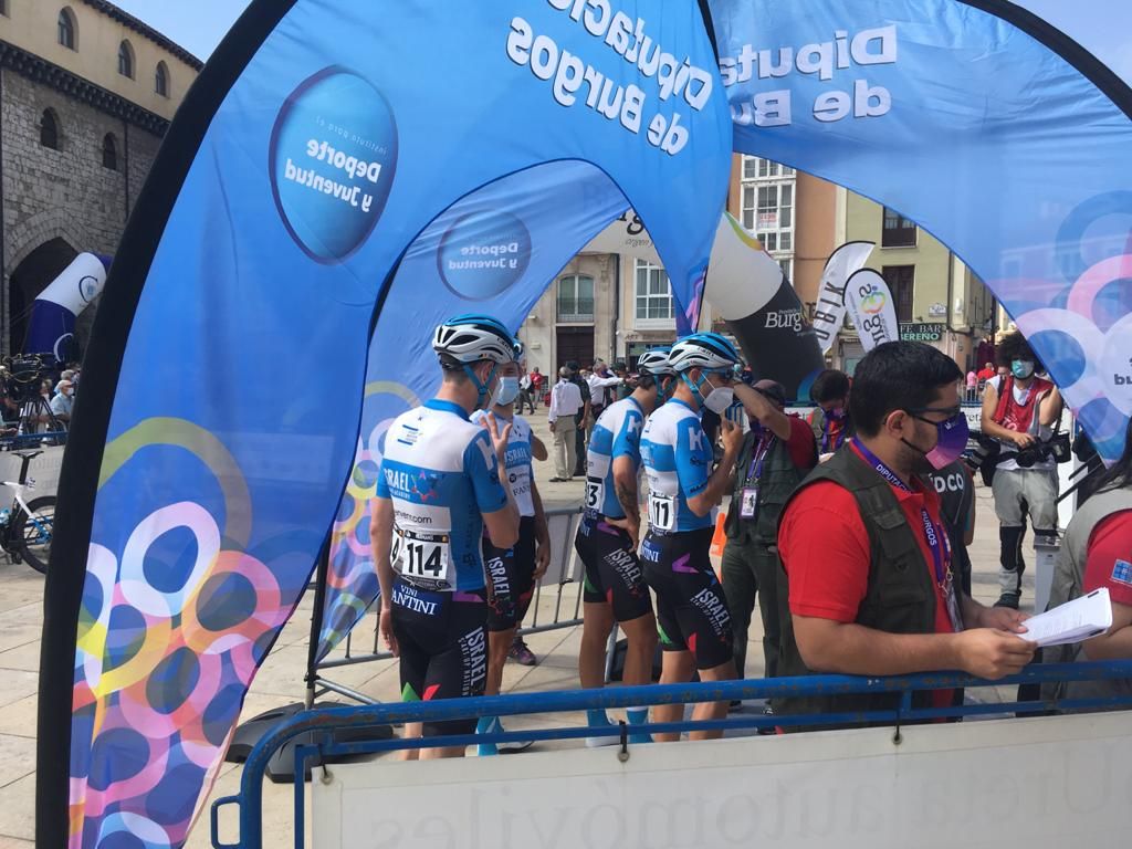 The remaining riders wait to sign on for the stage