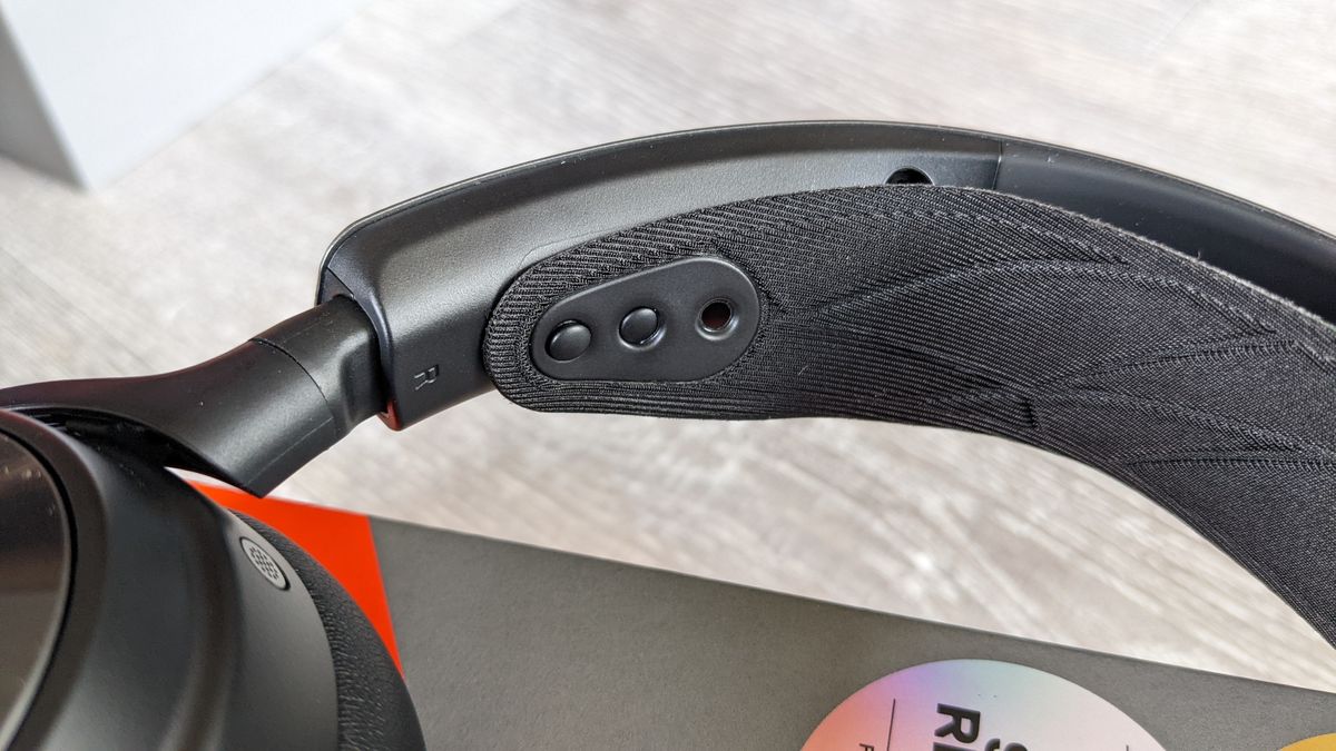 Arctis Nova Pro head strap