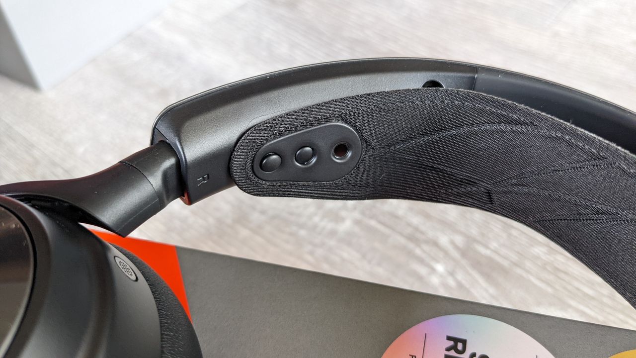 Arctis Nova Pro head strap