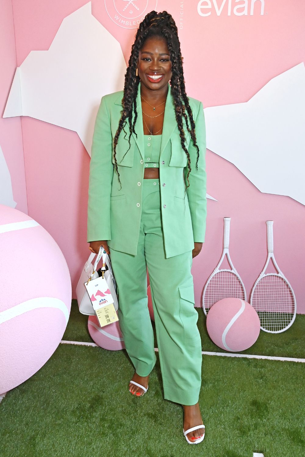 Clara Amfo en Wimbledon, una de las celebrities mejor vestidas de Wimbledon