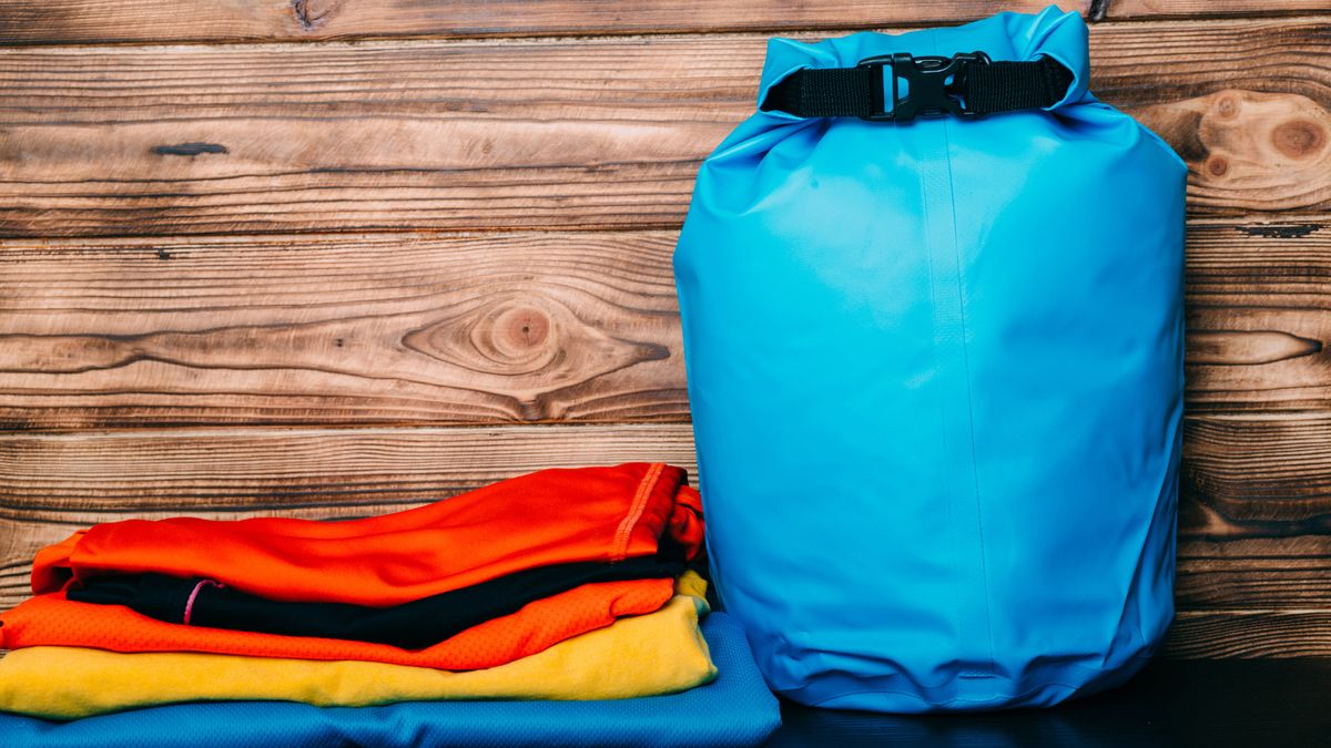 How to use a dry bag protect your crucial kit from the wet Advnture
