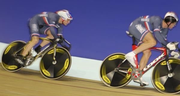 Kevin Sireau leads Michel D&sup1;Almeida in the mens team sprint