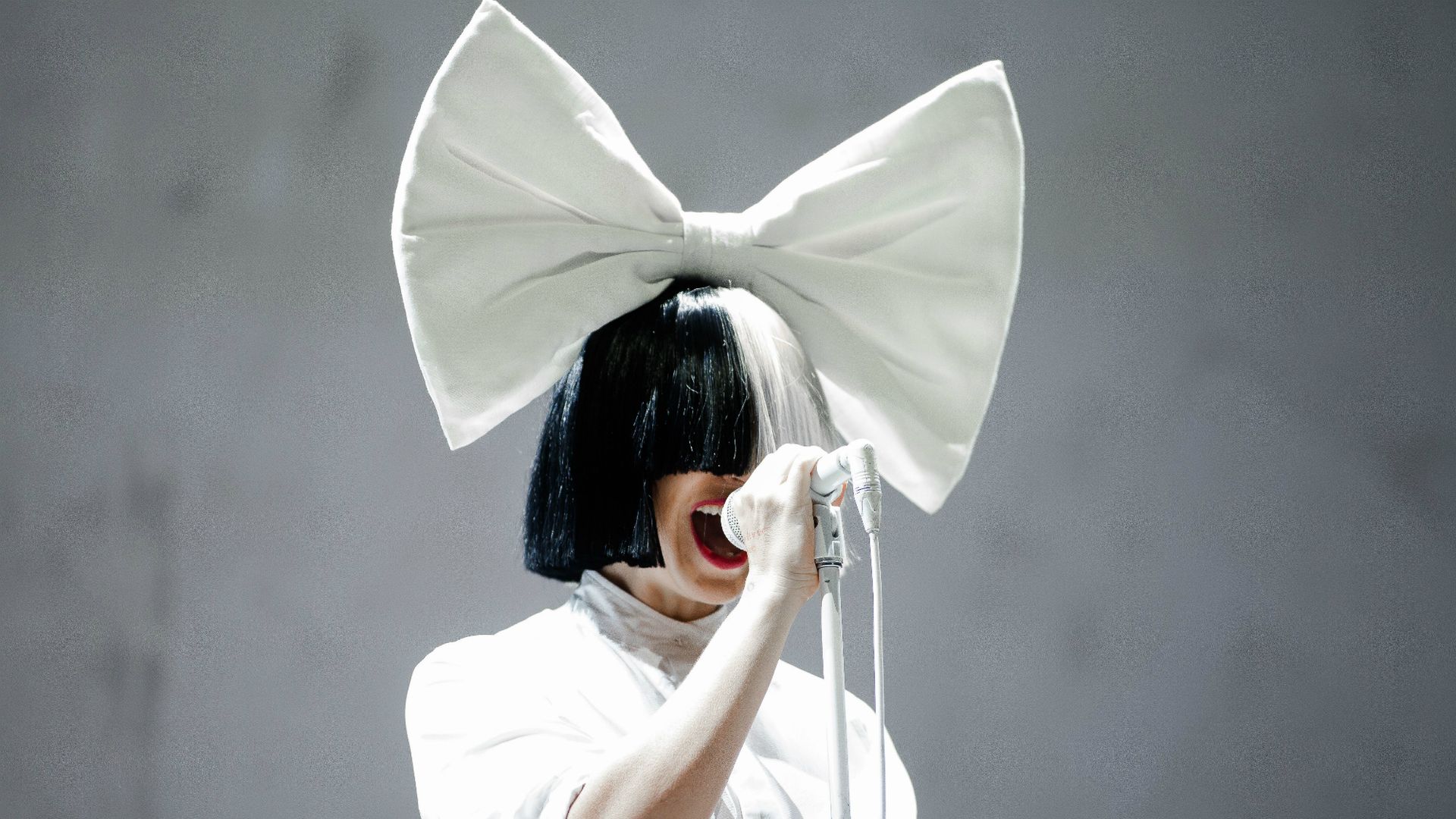 Someone Tried To Sell Naked Photos Of Sia So She Posted Them Online For Free Marie Claire UK