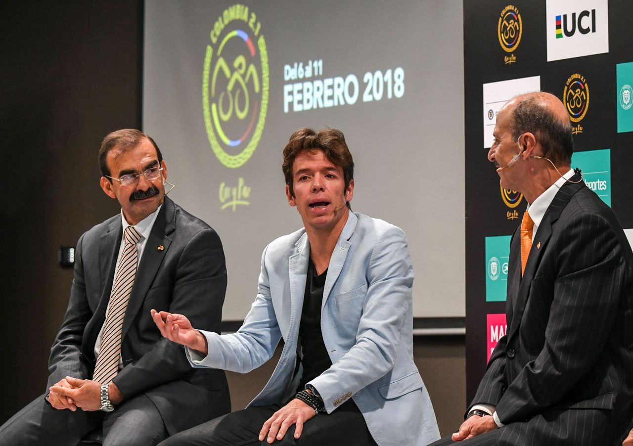 Rigoberto Uran talks on stage