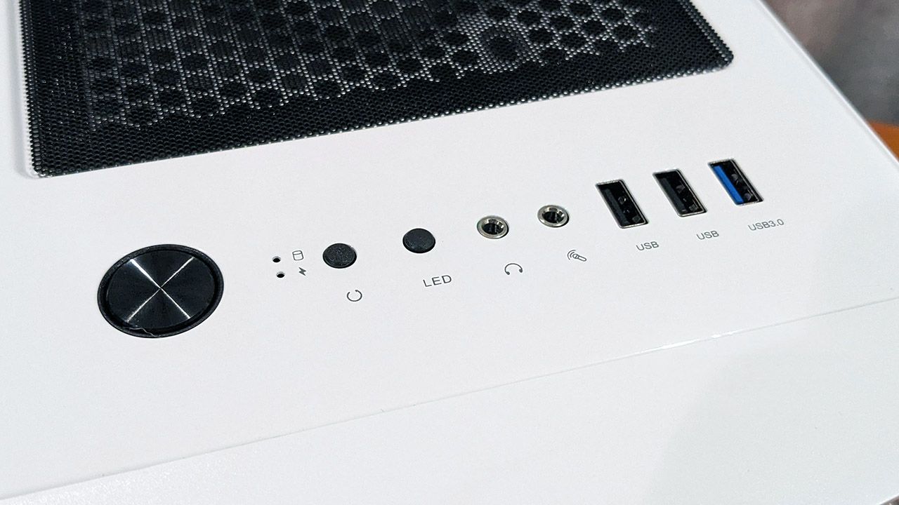 Allied Stinger-A Gaming PC front I/O