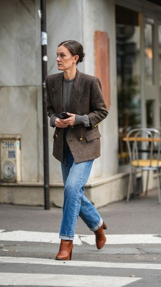 One image of the 32 ways to style jeans and boots