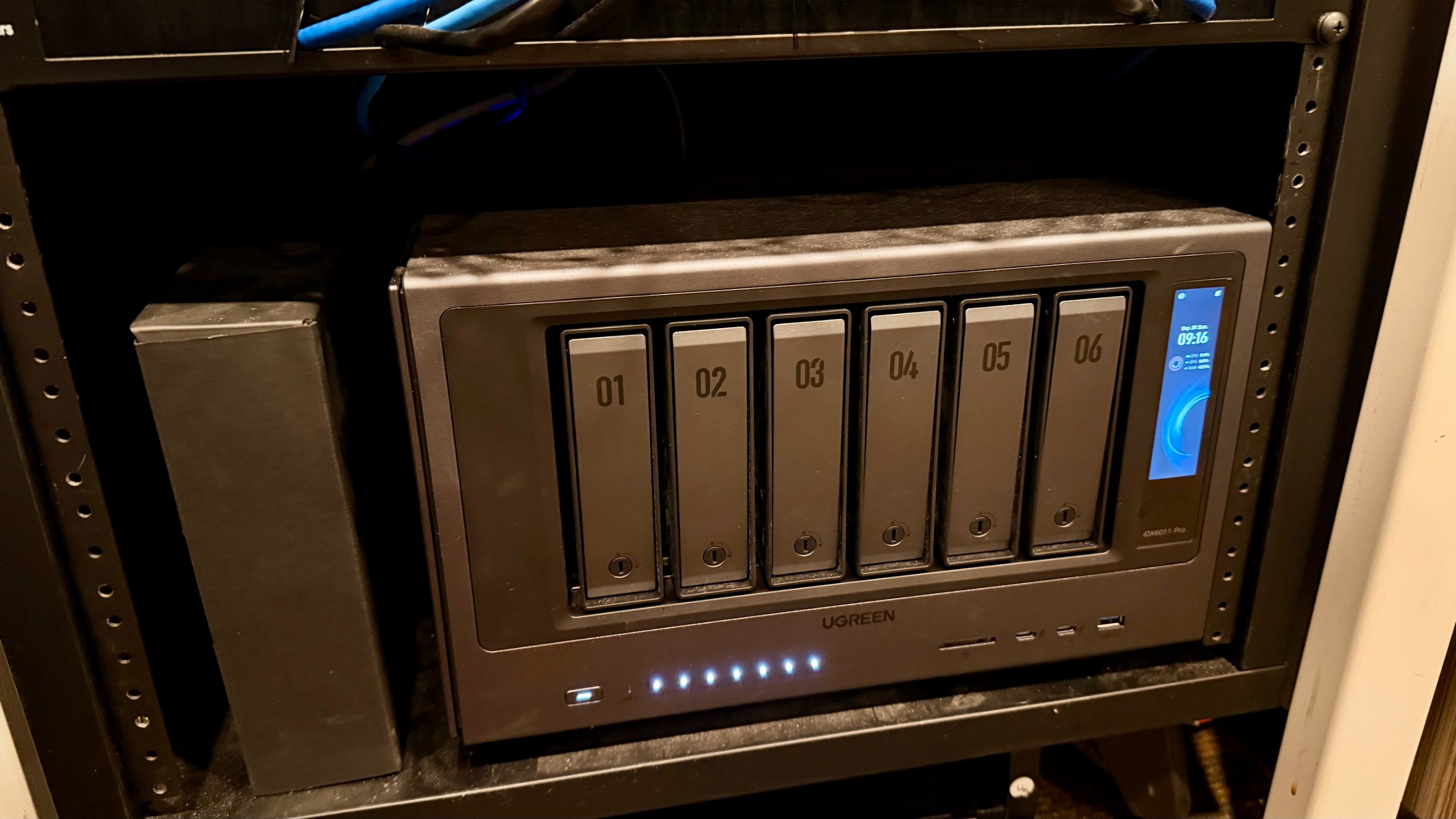 UGREEN AI NAS