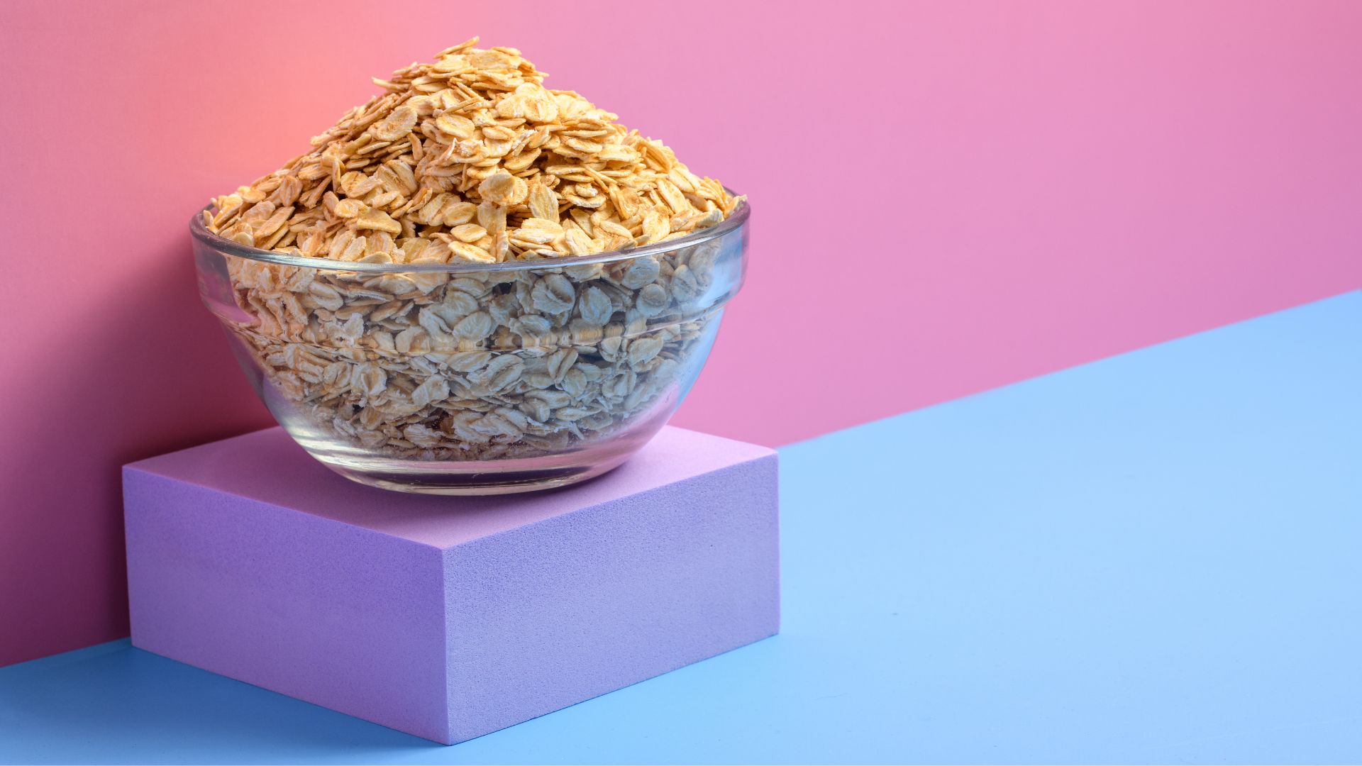 Glass bowl of oats