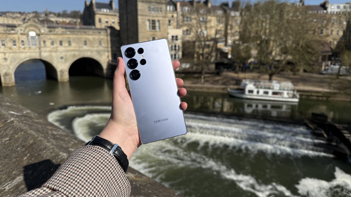 iPhone 16 Pro Max camera phone shootout