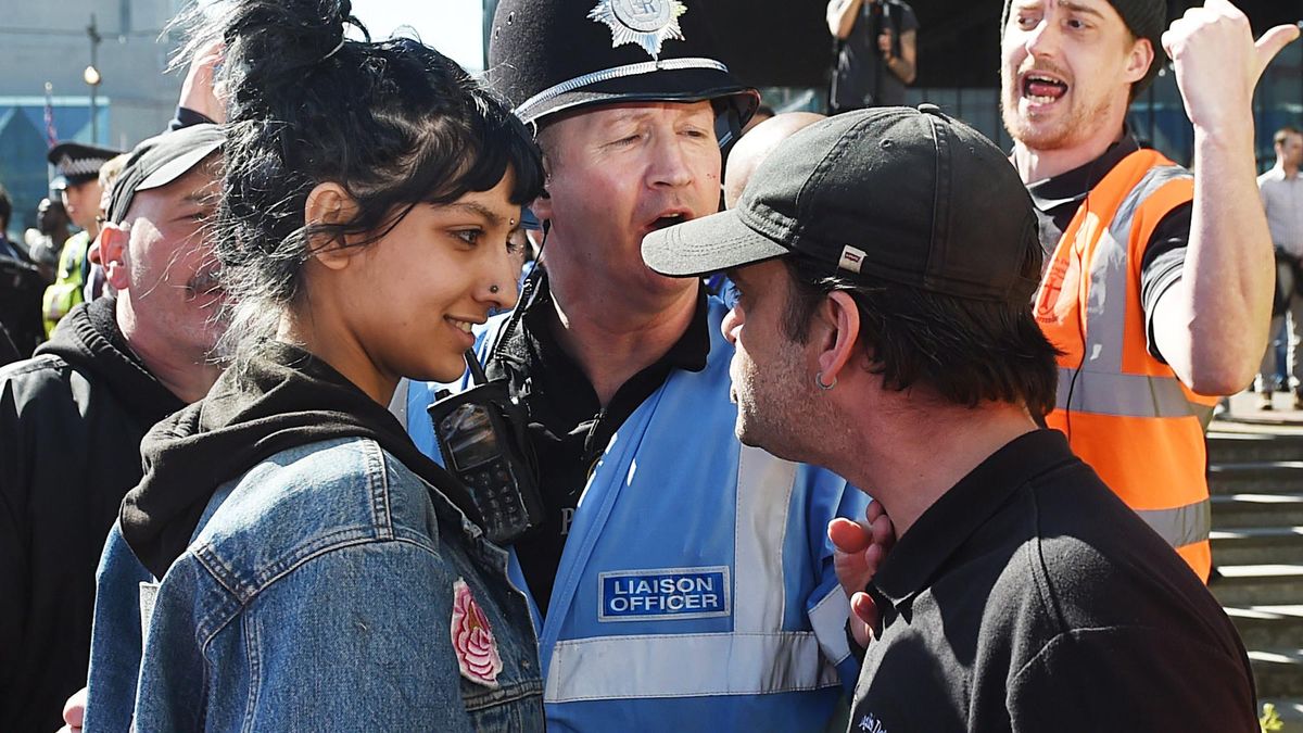 La femme qui a défié l’extrême droite avec le sourire