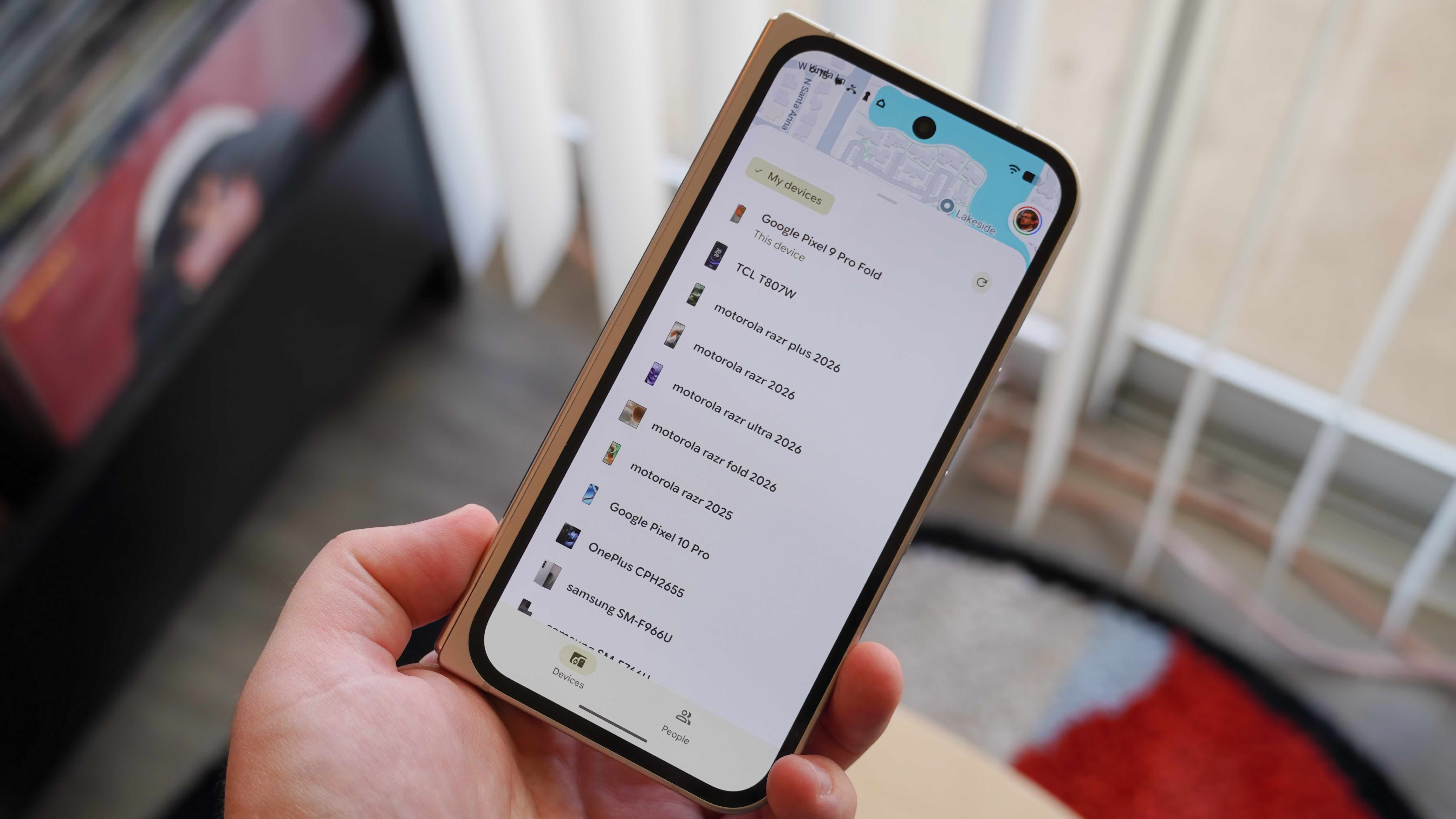 Using Find Hub to locate Android phones and accessories.