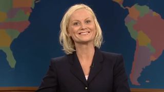 Amy Poehler on the Weekend Updates desk in SNL