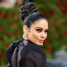 vanessa hudgens met gala hair 2022