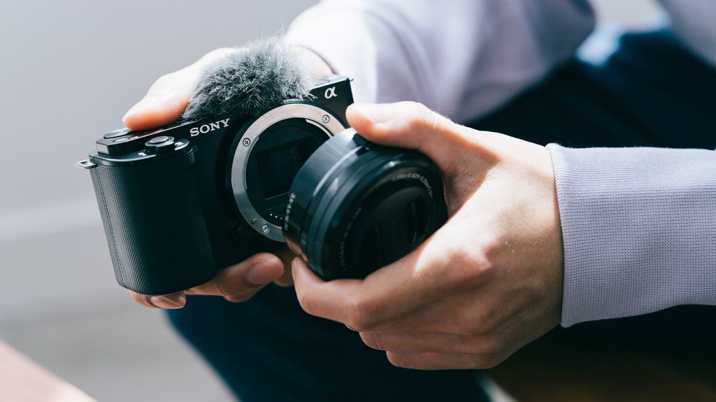 Sony ZV-E10 "Vlogcam" gets useful fixes in new firmware update ...