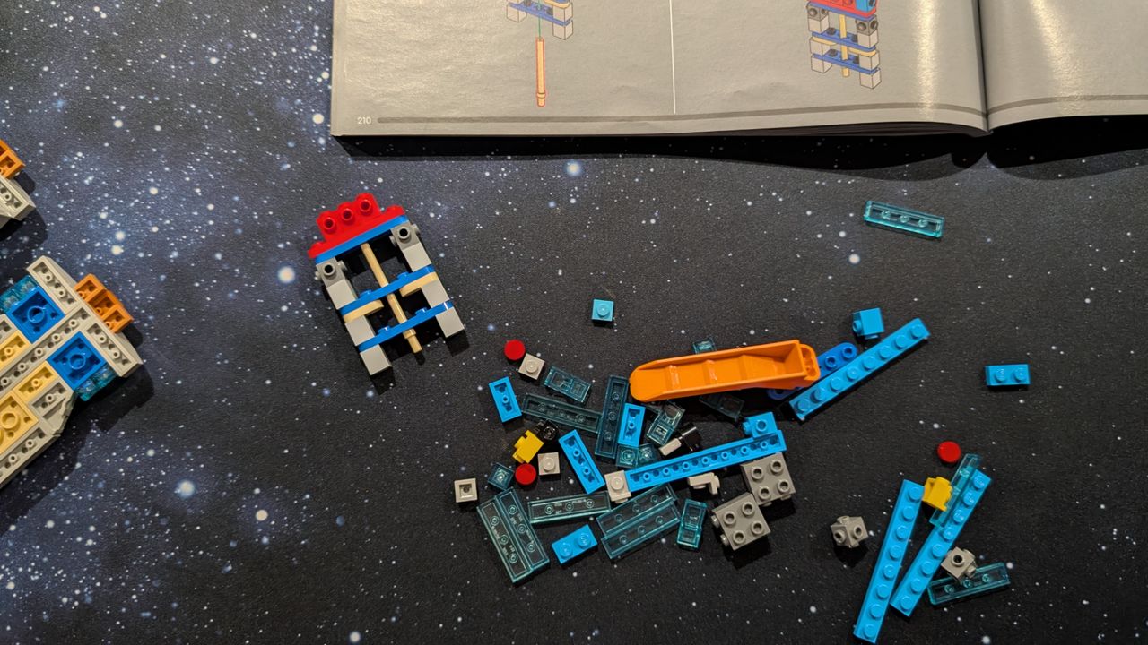 Lego U.S.S. Enterprise NCC-1701-D