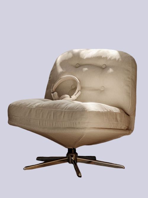 Dyvlinge Swivel Easy Chair in Kelinge Beige