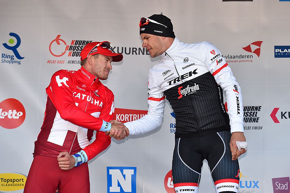 Jasper Stuyven (Trek-Segafredo) shakes hands with runner-up Alexander Kristoff (Katusha)