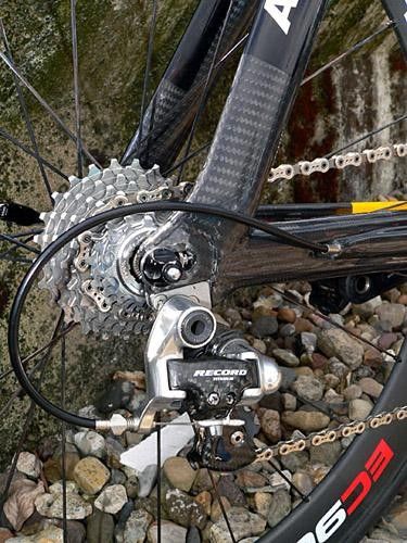 Adjustable horizontal carbon fiber dropouts