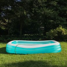 inflatable paddling pool with hose pipe