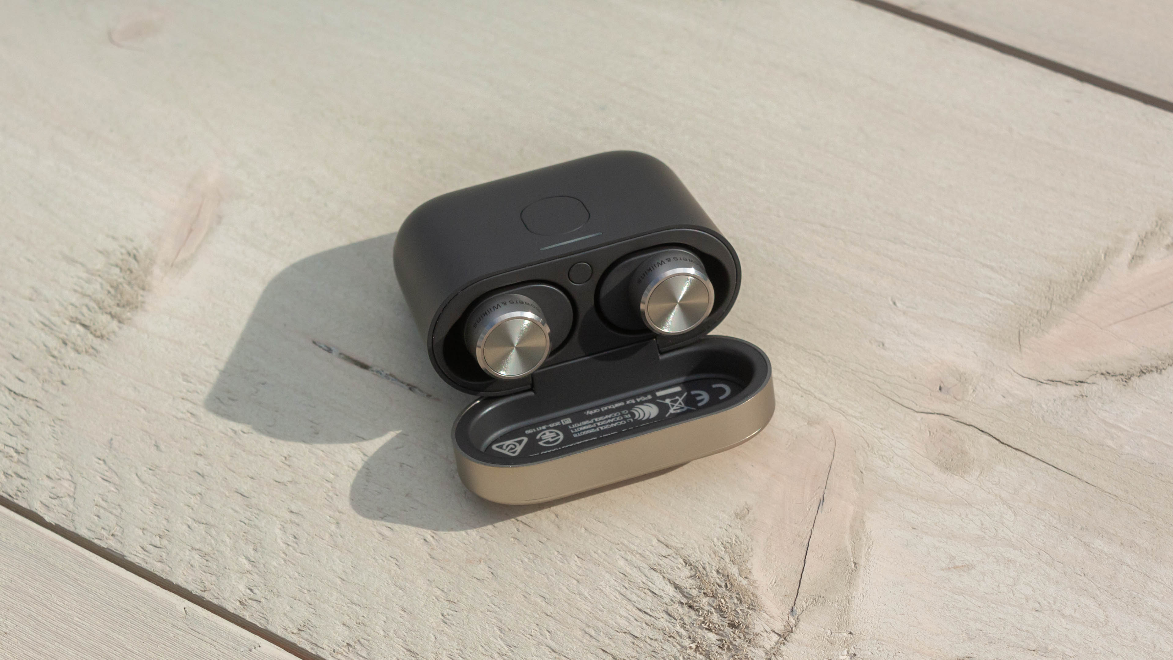 Bowers & Wilkins PI7