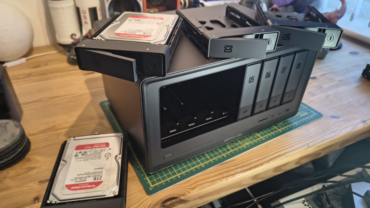 Ugreen NASync DXP8800 Ultra