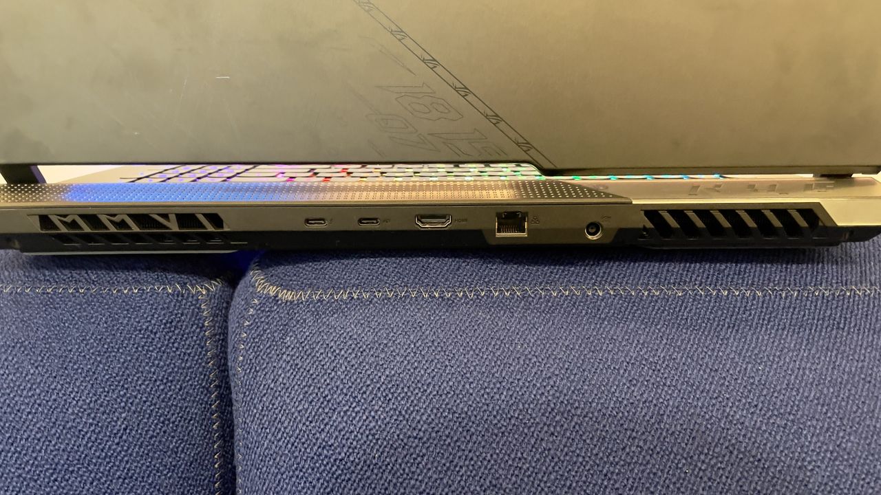 Asus ROG Strix Scar 17 SE (G733)