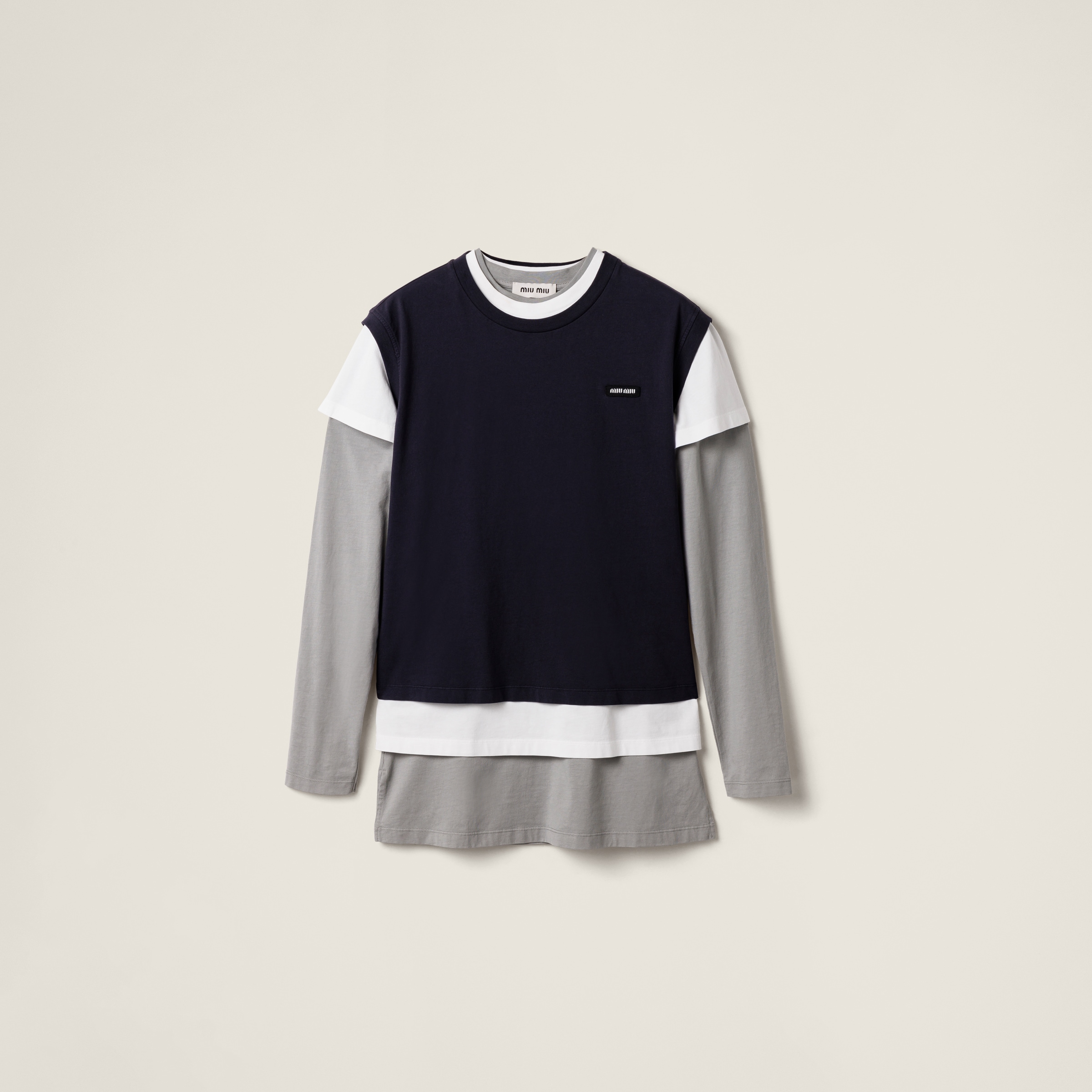 A set of 3 jersey T-shirts