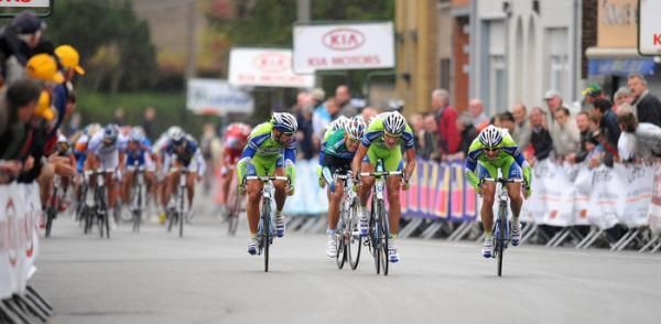 Liquigas-Doimo riders dominate the sprint finish.