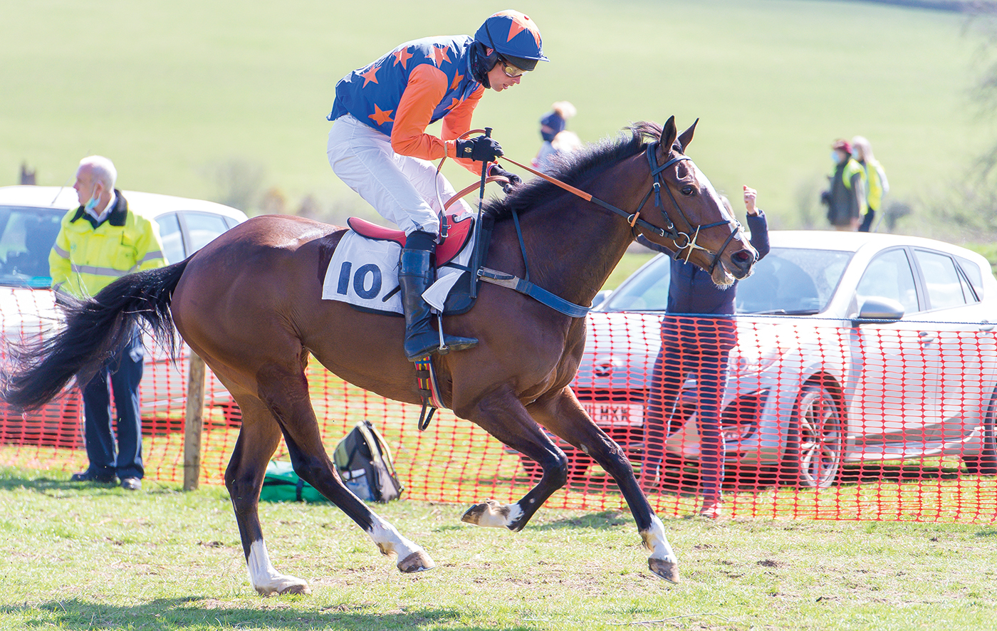 King&amp;Atilde;&amp;cent;&amp;Acirc;&amp;#128;&amp;Acirc;&amp;#153;s Quay ridden by Matt Hampton