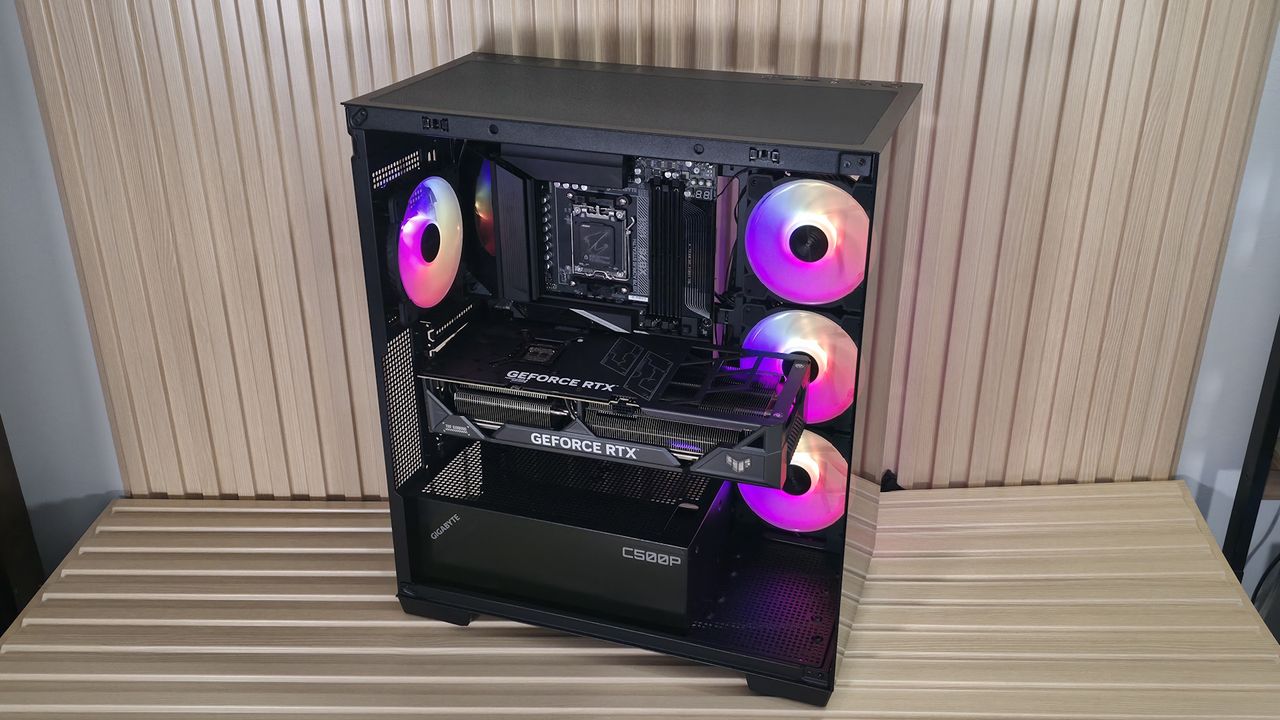 Gigabyte X870 Aorus Stealth - C500 Panoramic Stealth Case