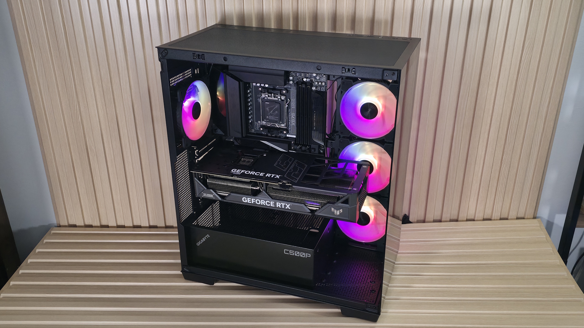 Gigabyte X870 Aorus Stealth - C500 Panoramic Stealth Case