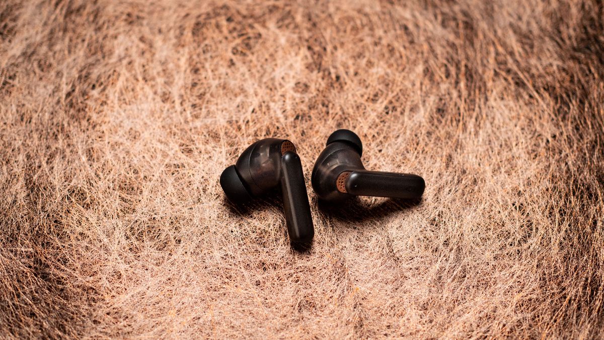 Creative Aurvana Ace 2 earbuds