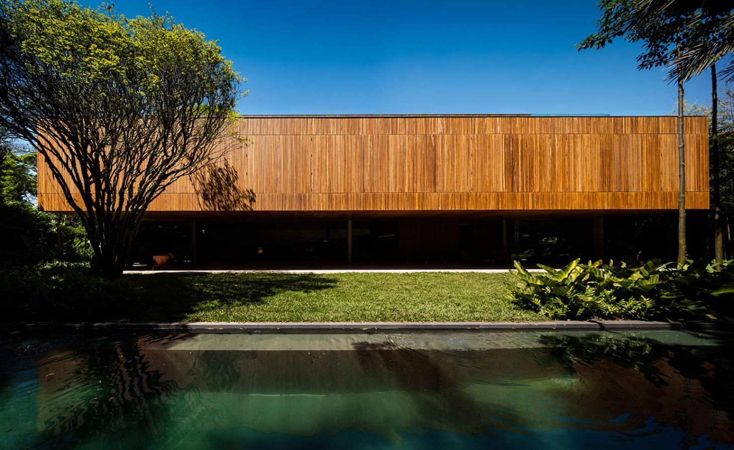 Perfect poise: a Brazilian house designed around a ramp and an art 