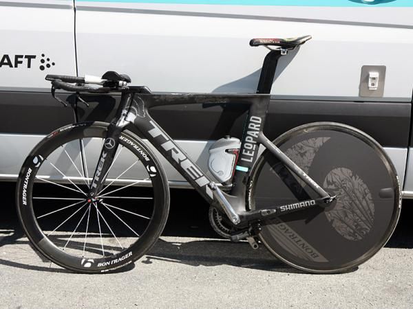 It's almost a shame that there's a drivetrain on the bike as it looks remarkably clean from this side.