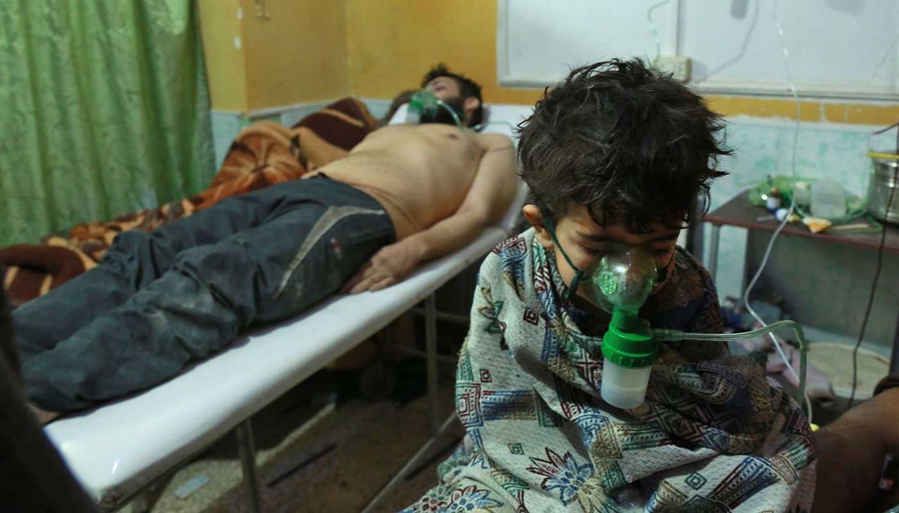 Syrian civilians get medical aid following suspected chlorine gas attack in Ghouta 