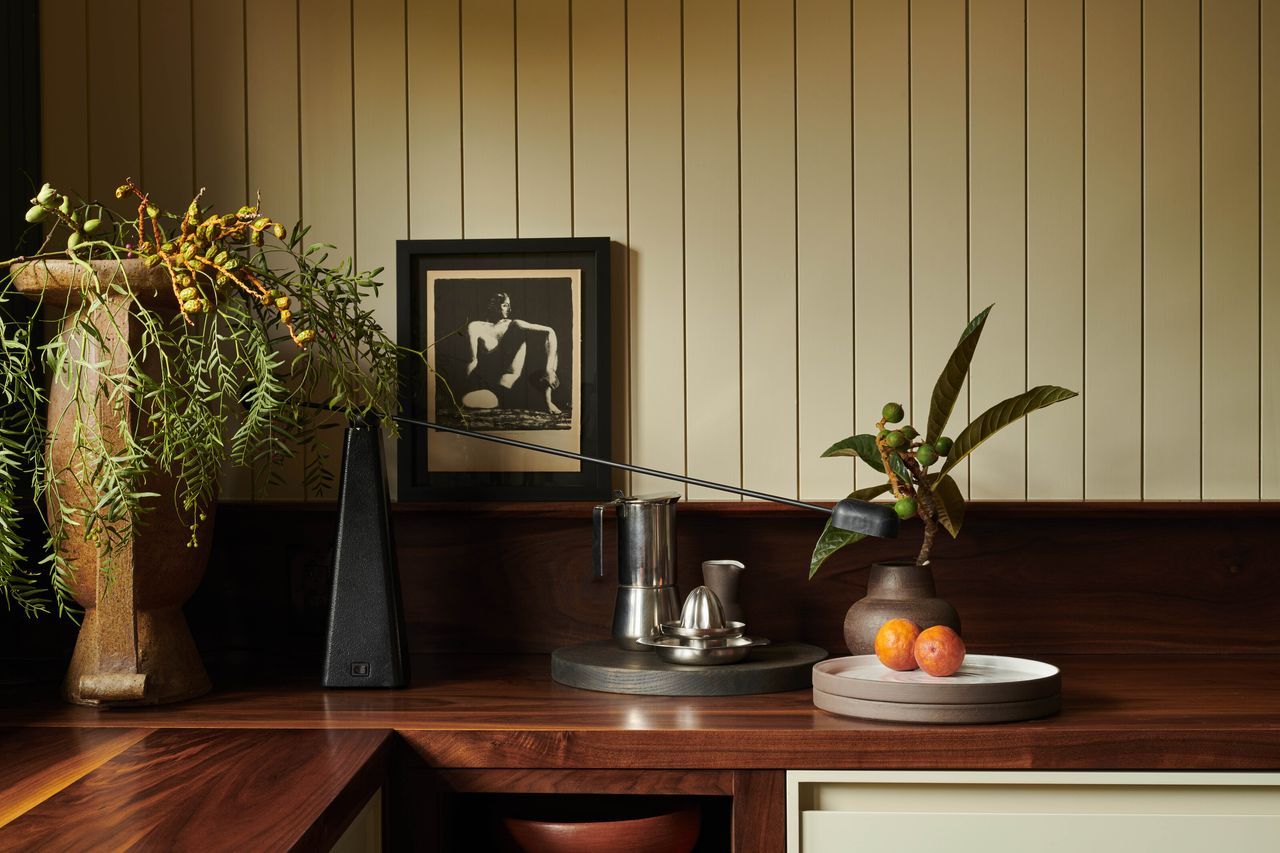 A walnut kitchen splashback