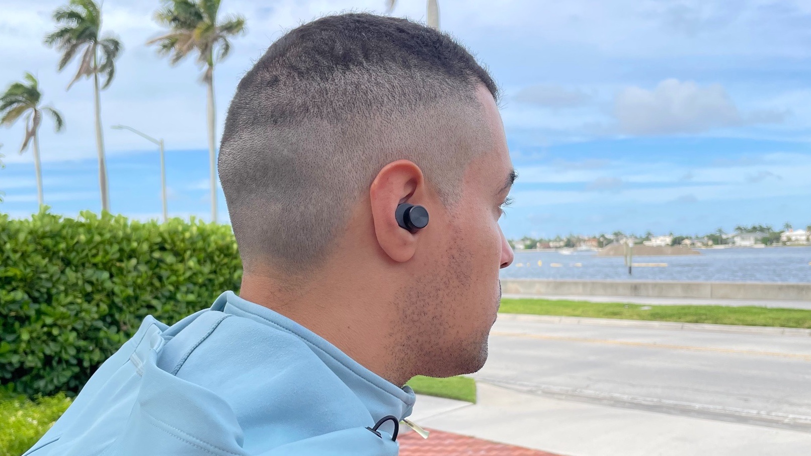 Best noise-cancelling earbuds: Bowers & Wilkins PI5