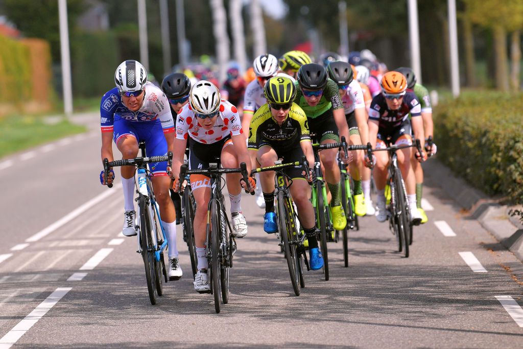 Moniek Tenniglo (Team Fdj Nouvelle Aquitaine Futuroscope), Anna Van Der Breggen (Team Boels Dolmans Cycling Team Polkadot mountain jersey), Amanda Spratt (Team Mitchelton - Scott), Pauliena Rooijakkers (Team Waowdeals Pro Cycling), Jeanne Korevaar (Team Waowdeals Pro Cycling White Best Young Jersey)