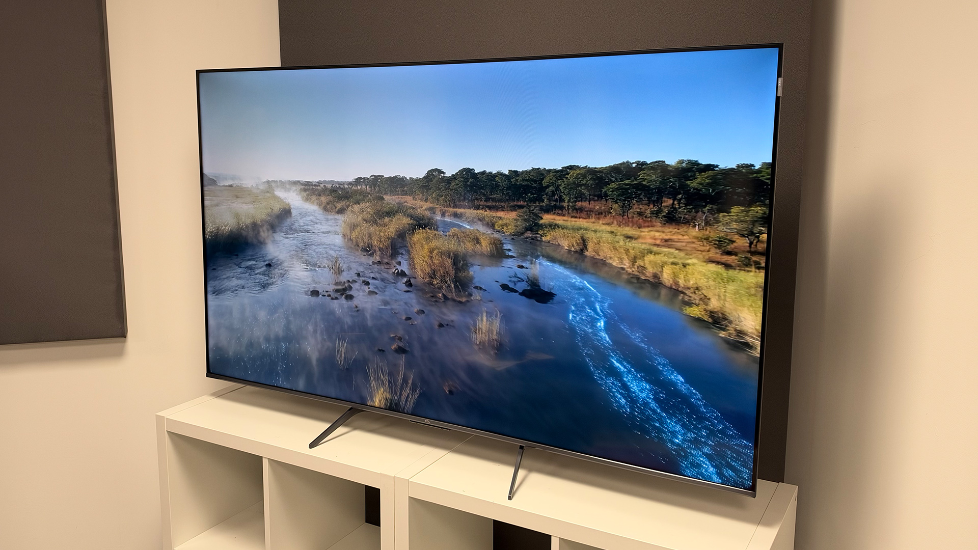 TCL P8L TV