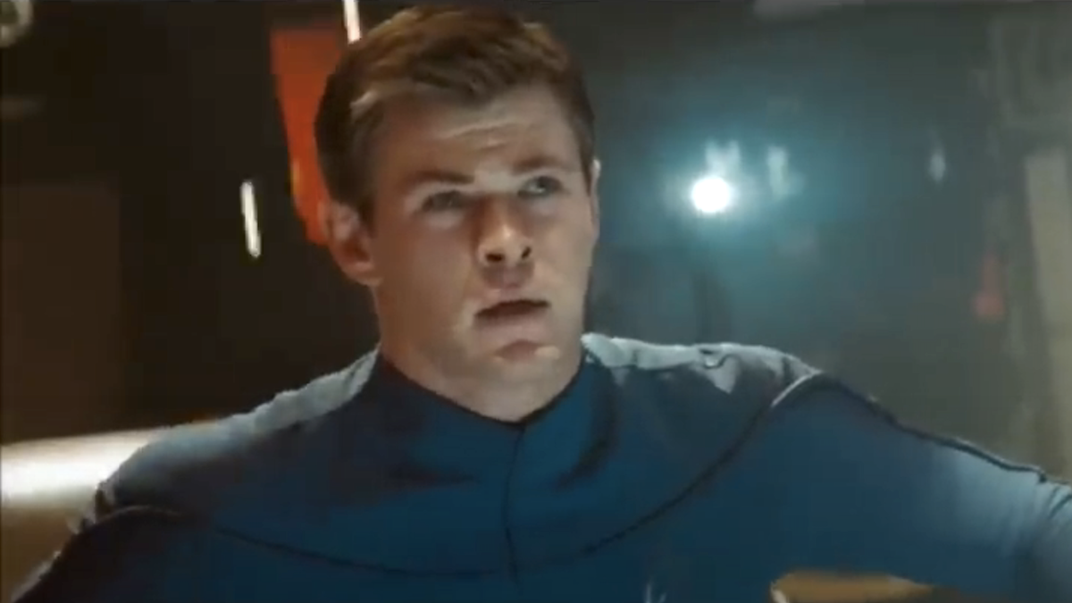 chris hemsworth as captain kirk&#039;s dad in star trek