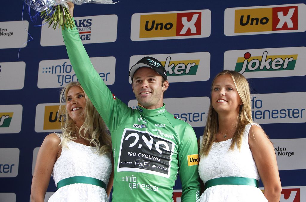 Steele von Hoff swaps yellow for green