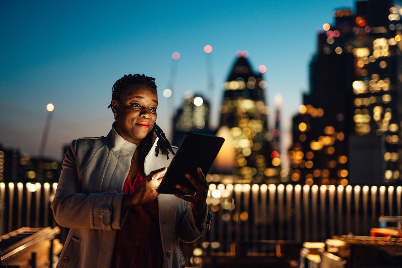 woman trading in city