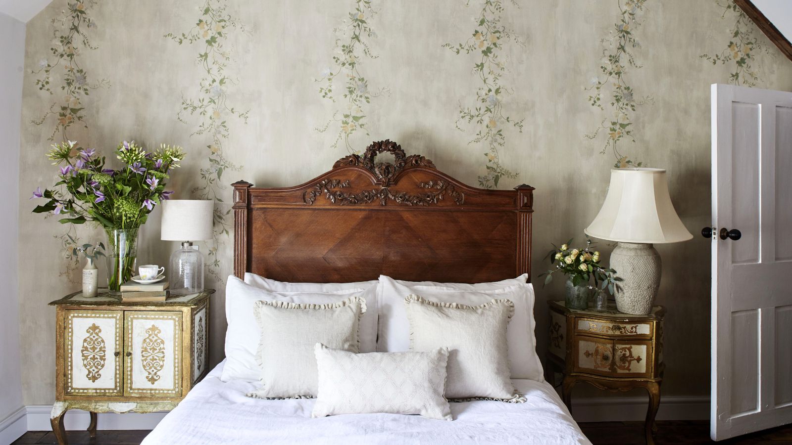 5 things I always add to a bedroom