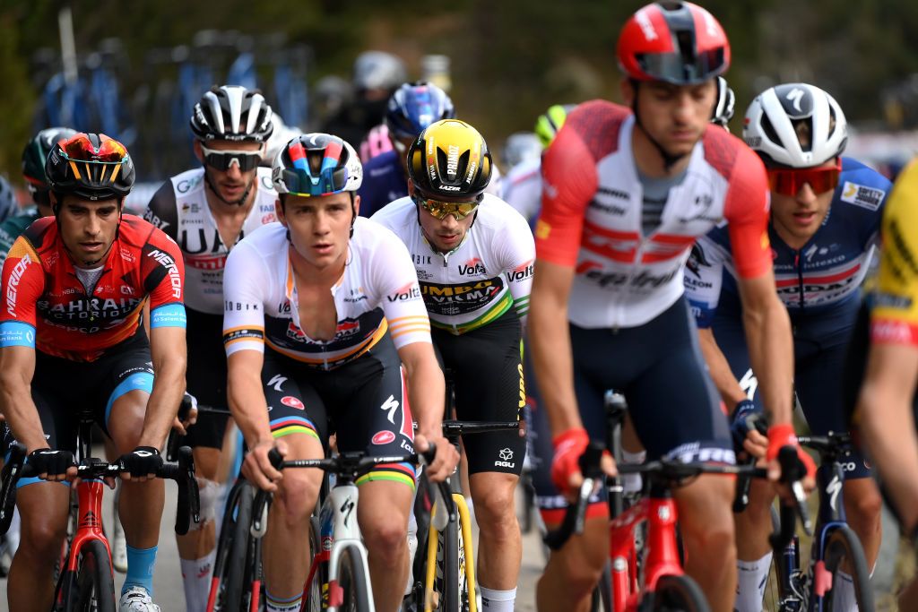 VALLTER SPAIN MARCH 21 LR Mikel Landa of Spain and Team Bahrain Victorious and Primoz Roglic of Slovenia and Team JumboVisma Green leader jersey compete during the 102nd Volta Ciclista a Catalunya 2023 Stage 2 a 1654km stage from Matar to Vallter 2135m VoltaCatalunya102 on March 21 2023 in Vallter Spain Photo by David RamosGetty Images