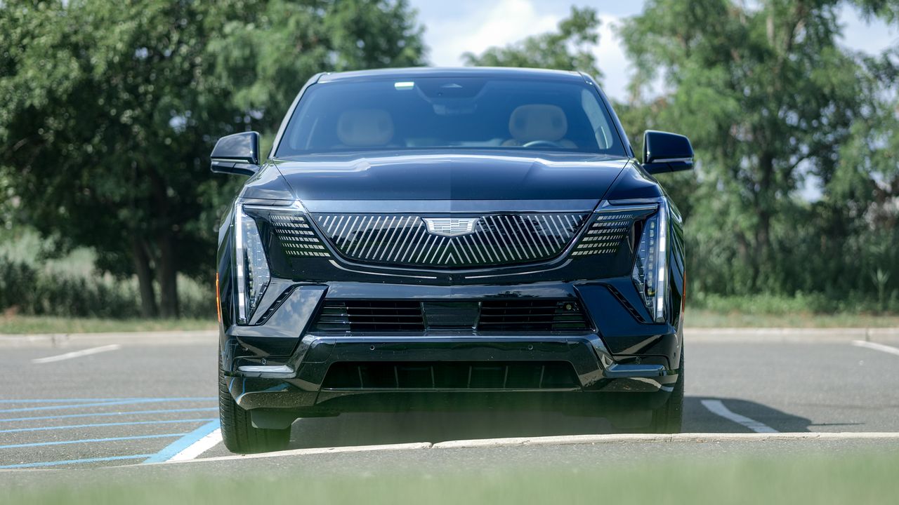 2025 Cadillac Escalade IQ Sport 2 test drive.