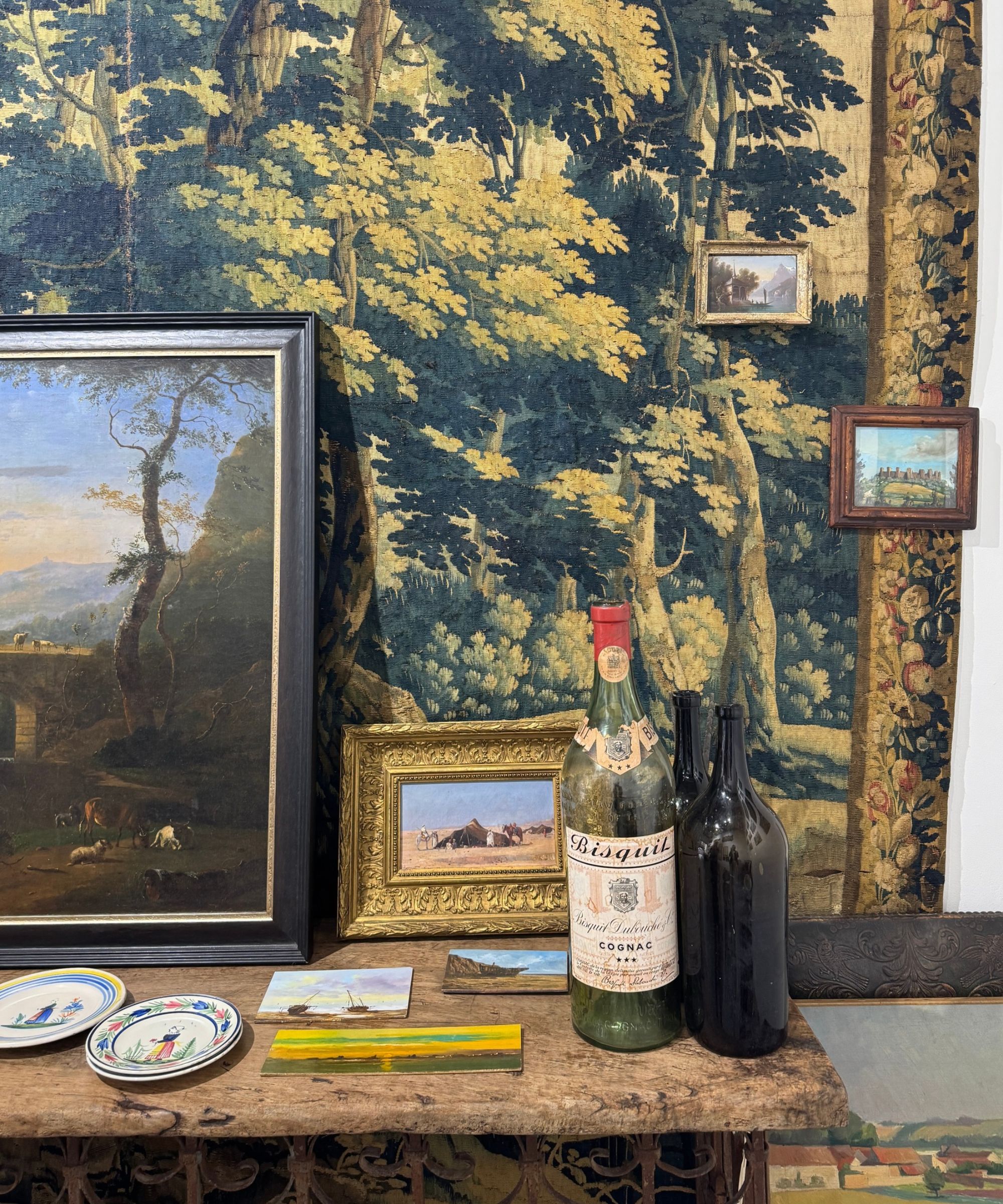 France Ici store interior with antique pictures