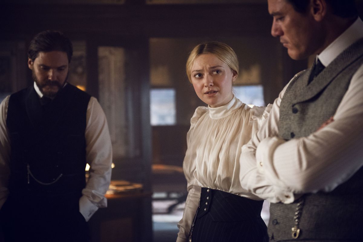 From left: Daniel Brühl, Dakota Fanning, and Luke Evans in TNT&#039;s &#039;The Alienist: Angel of Darkness&#039;