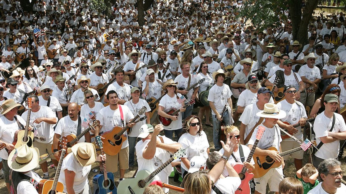 Size Matters: the bands with the most members | Louder