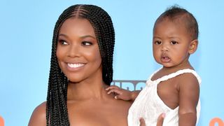 santa monica, california july 11 l r gabrielle union and kaavia james union wade attend nickelodeon kids choice sports 2019 at barker hangar on july 11, 2019 in santa monica, california photo by neilson barnardgetty images