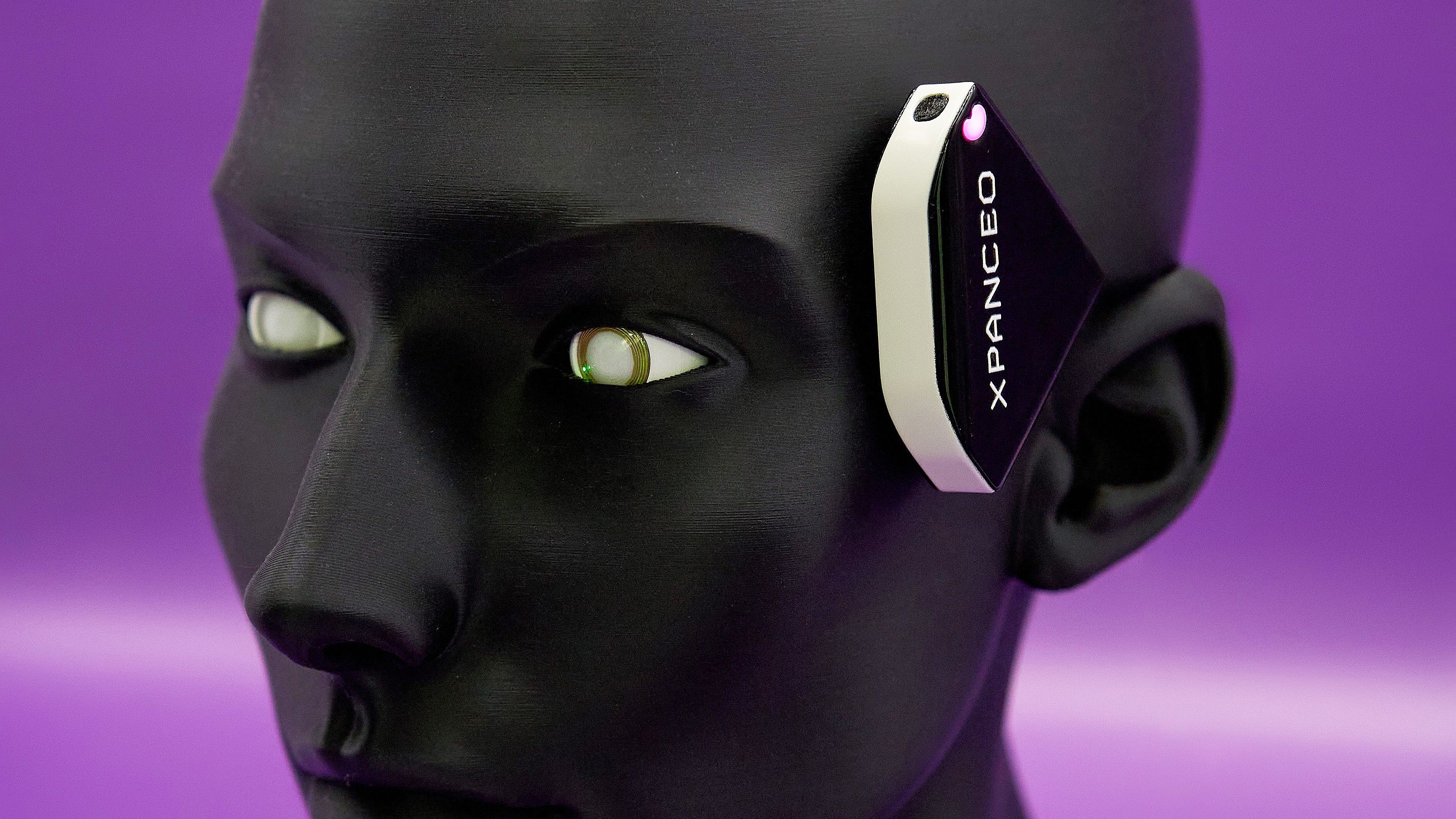 Prototypes of the Xpanceo smart contact lenses